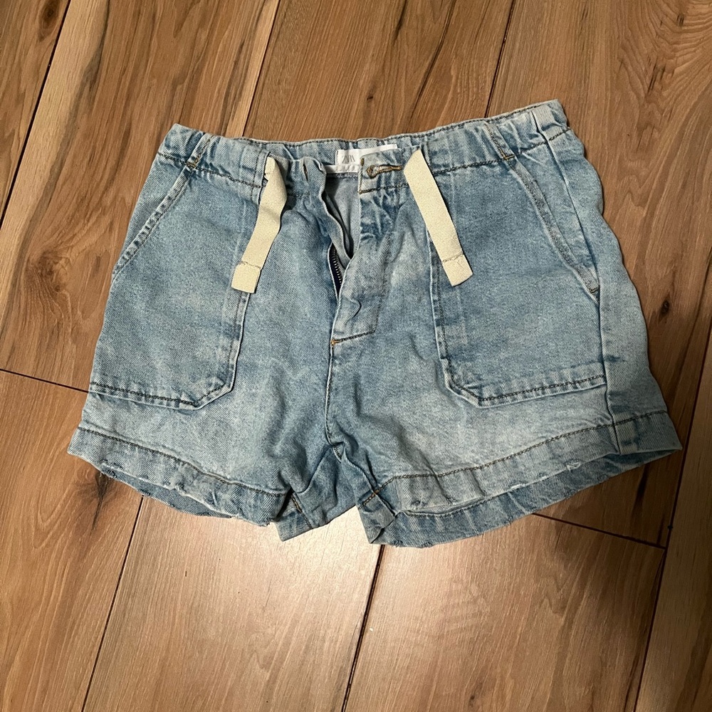 Zara Blue Denim Shorts with Elastic Waistband and Cuffed Hem